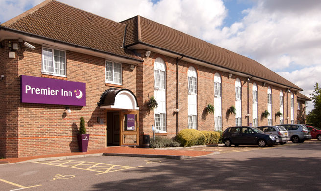 Premier Inn London Greenford Exterior