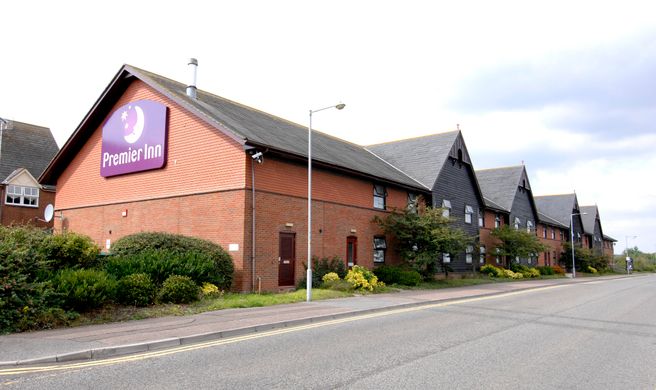 Premier Inn Poole Centre (Holes Bay) Exterior