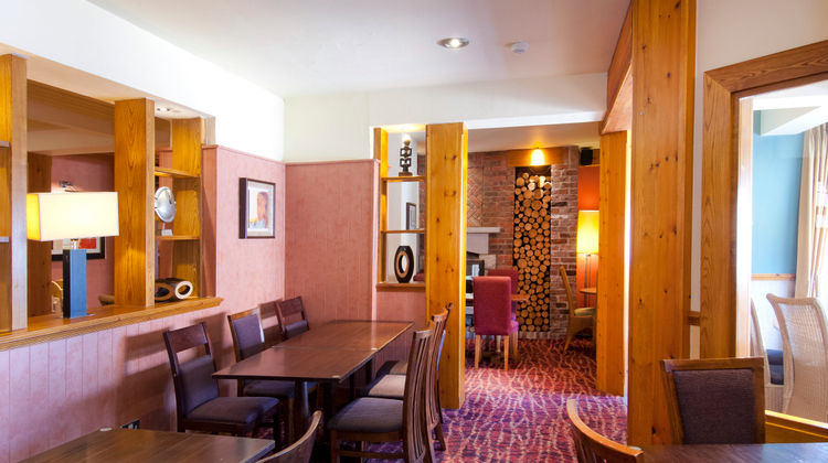 Premier Inn Poole Centre (Holes Bay) Lobby