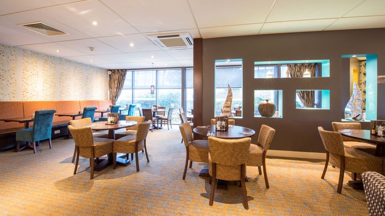 <b>Premier Inn Portsmouth (Port Solent) Lobby</b>. Images powered by <a href="https://www.leonardoworldwide.com/" title="Leonardo Worldwide" target="_blank">Leonardo</a>.
