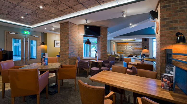 <b>Premier Inn Reading South Gateway Lobby</b>. Images powered by <a href="https://www.leonardoworldwide.com/" title="Leonardo Worldwide" target="_blank">Leonardo</a>.