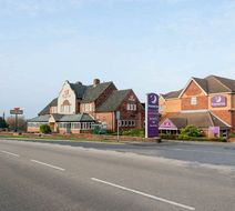 Premier Inn Rotherham East (M18/M1) Exterior