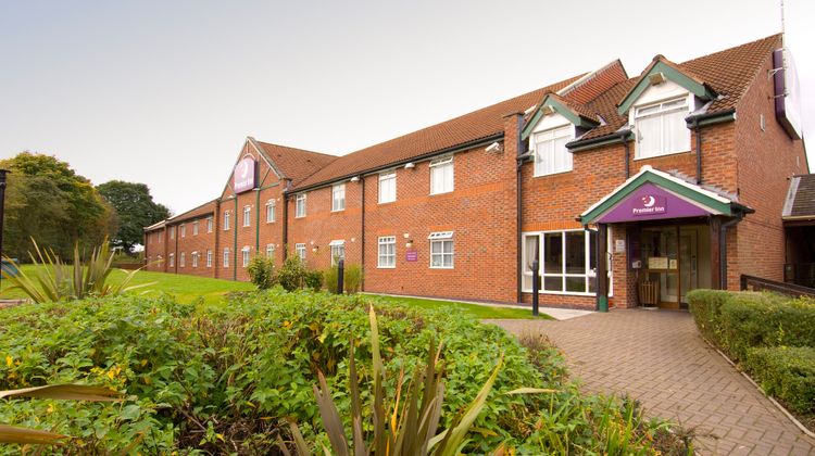 Premier Inn Runcorn Exterior