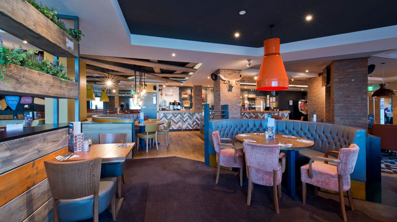 <b>Premier Inn Reading South Gateway Lobby</b>. Images powered by <a href="https://www.leonardoworldwide.com/" title="Leonardo Worldwide" target="_blank">Leonardo</a>.