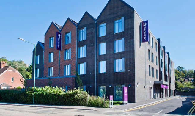 Premier Inn Sevenoaks Exterior