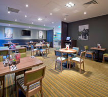 Premier Inn Sevenoaks Lobby