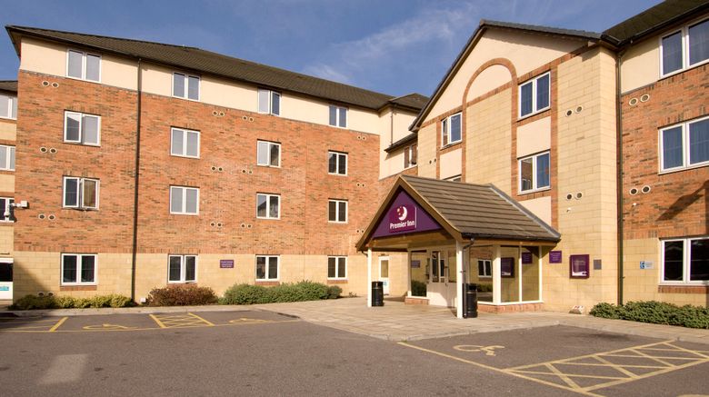 Premier Inn Slough Exterior. Images powered by <a href="https://www.leonardoworldwide.com" target="_blank" rel="noopener">Leonardo</a>.