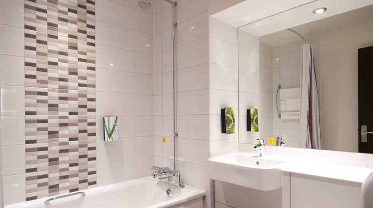 Premier Inn Slough Central South Room