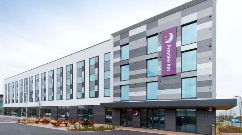 <b>Premier Inn Slough West Exterior</b>. Images powered by <a href="https://www.leonardoworldwide.com/" title="Leonardo Worldwide" target="_blank">Leonardo</a>.