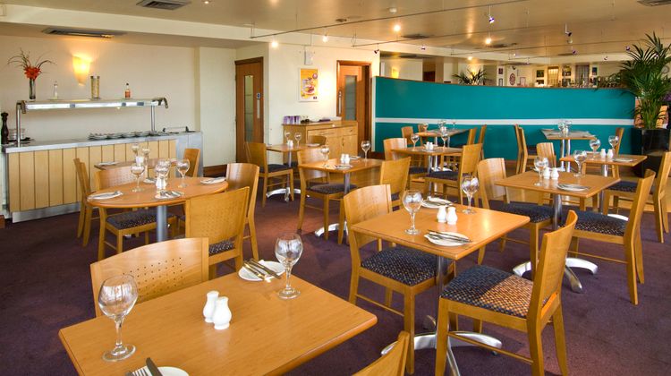 Premier Inn Southampton Airport Lobby