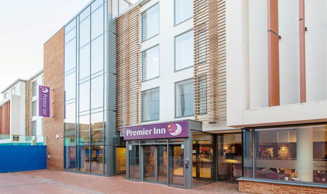 Premier Inn St Albans City Centre Exterior