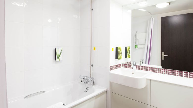<b>Premier Inn St Albans City Centre Room</b>. Images powered by <a href="https://www.leonardoworldwide.com/" title="Leonardo Worldwide" target="_blank">Leonardo</a>.