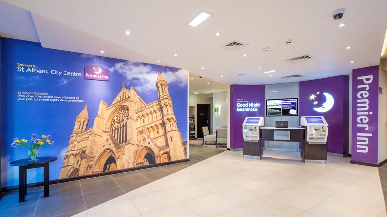 <b>Premier Inn St Albans City Centre Lobby</b>. Images powered by <a href="https://www.leonardoworldwide.com/" title="Leonardo Worldwide" target="_blank">Leonardo</a>.