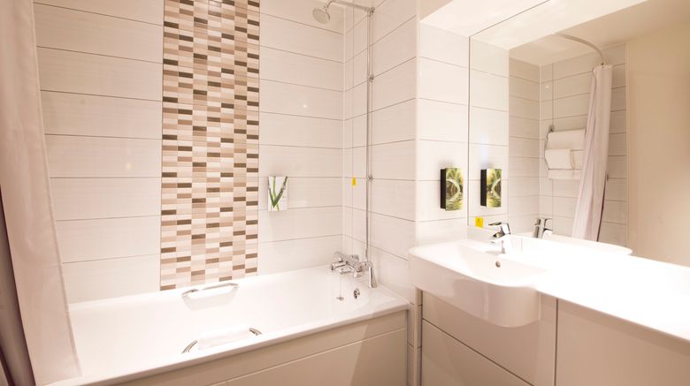 <b>Premier Inn St Andrews Room</b>. Images powered by <a href="https://www.leonardoworldwide.com/" title="Leonardo Worldwide" target="_blank">Leonardo</a>.