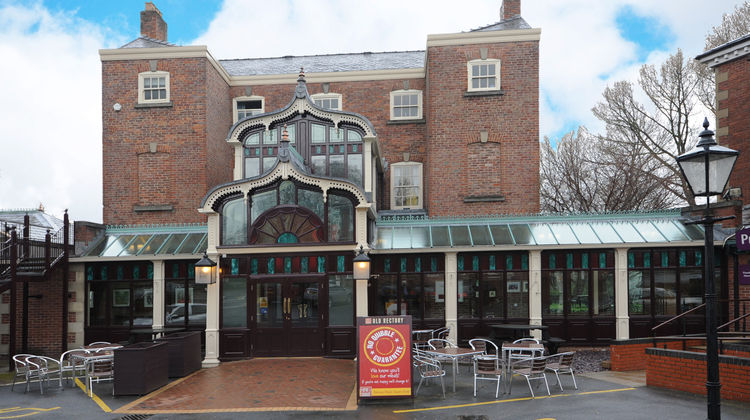 Premier Inn Stockport Central Exterior
