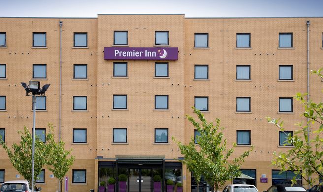 Premier Inn Stevenage Central Exterior