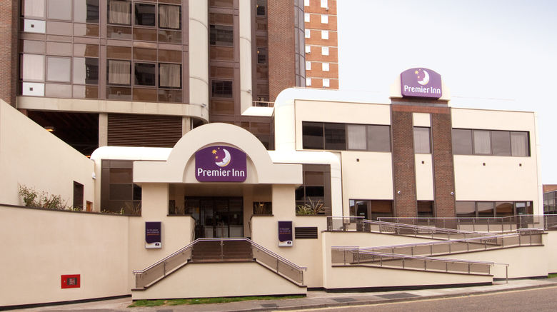 <b>Premier Inn Sunbury Kempton Park-Sunbury Exterior</b>. Images powered by <a href="https://www.leonardoworldwide.com/" title="Leonardo Worldwide" target="_blank">Leonardo</a>.