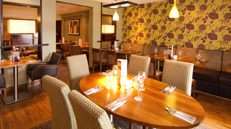 <b>Premier Inn Sunbury Kempton Park-Sunbury Lobby</b>. Images powered by <a href="https://www.leonardoworldwide.com/" title="Leonardo Worldwide" target="_blank">Leonardo</a>.