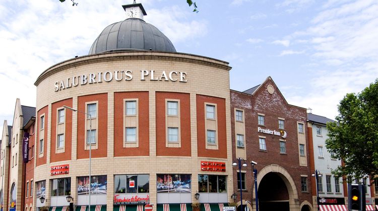 Premier Inn Swansea City Centre Exterior