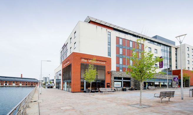 Premier Inn Swansea Waterfront Exterior