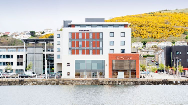 Premier Inn Swansea Waterfront Exterior