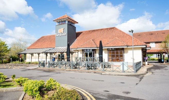 Premier Inn Swindon West Exterior