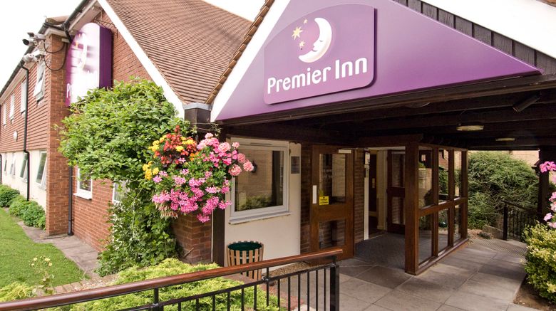 <b>Premier Inn Tring Exterior</b>. Images powered by <a href="https://www.leonardoworldwide.com/" title="Leonardo Worldwide" target="_blank">Leonardo</a>.