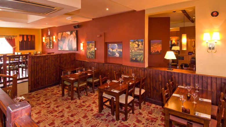 <b>Premier Inn Tring Lobby</b>. Images powered by <a href="https://www.leonardoworldwide.com/" title="Leonardo Worldwide" target="_blank">Leonardo</a>.