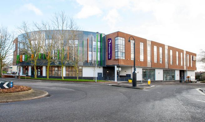 Premier Inn Trowbridge Exterior