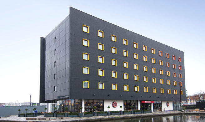 Premier Inn Walsall Town Centre Exterior