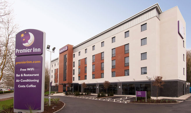 Premier Inn Warwick Exterior
