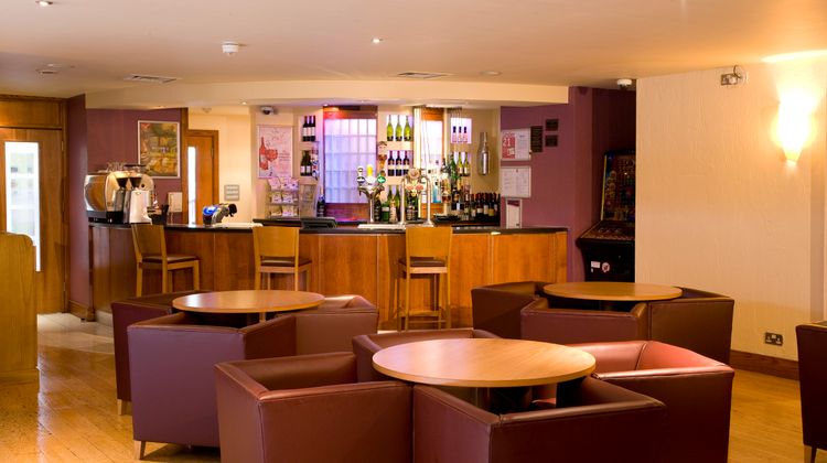 Premier Inn Watford Central Lobby
