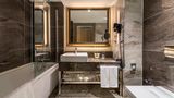 Holiday Inn Kayseri Duvenonu Room