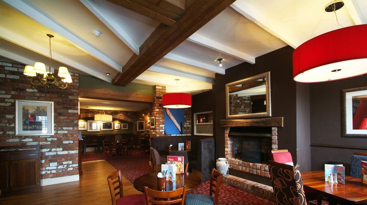 Premier Inn Wirral (Greasby) Lobby