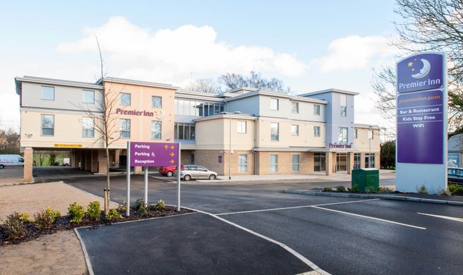Premier Inn Witney Exterior
