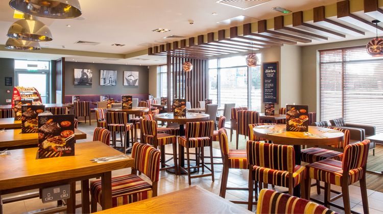 Premier Inn Witney Lobby