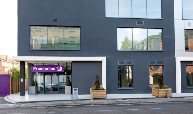 Premier Inn Hotel Woking Town Centre Exterior