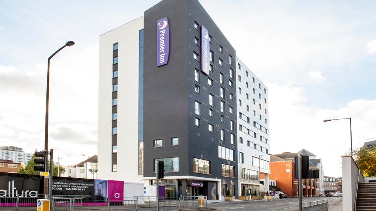 Premier Inn Hotel Woking Town Centre Exterior