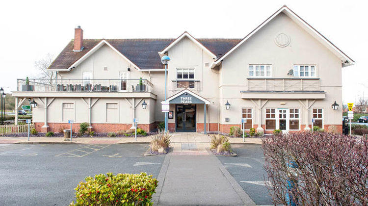 Premier Inn Worcester Exterior