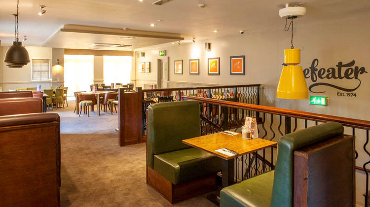 Premier Inn Worcester Lobby