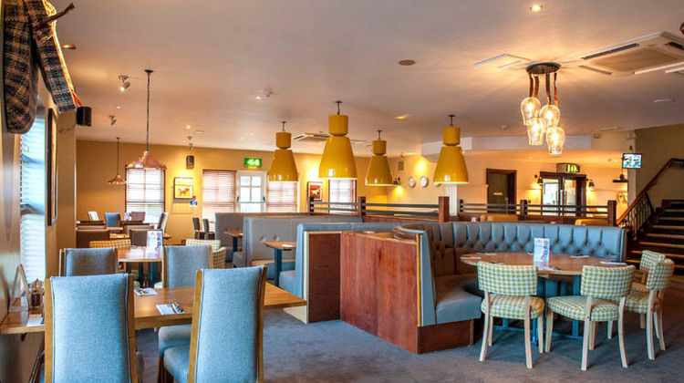 Premier Inn Worcester Lobby