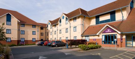 Premier Inn Worcester Exterior