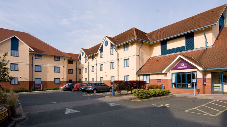 Premier Inn Worcester Exterior