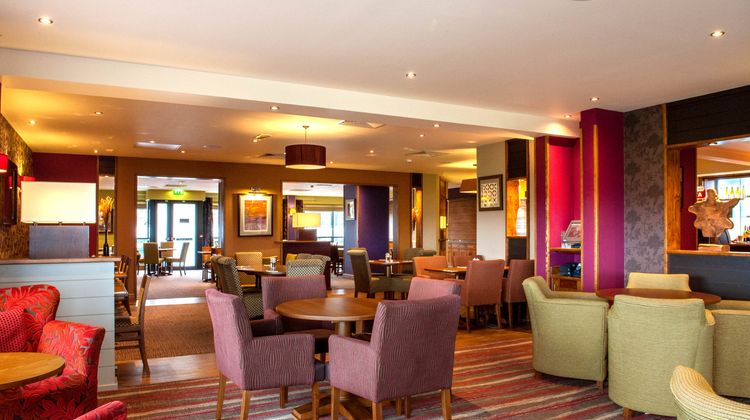 Premier Inn Worcester City Centre Lobby