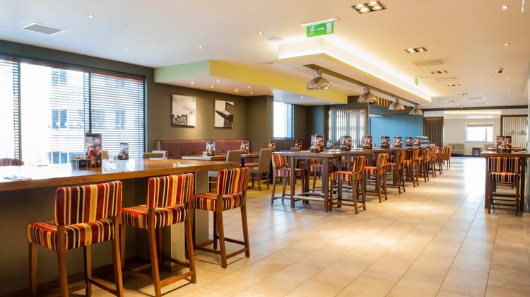 Premier Inn Hotel Woking Town Centre Lobby
