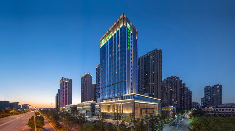 Holiday Inn Fuyang Exterior