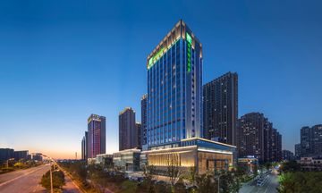 Holiday Inn Fuyang