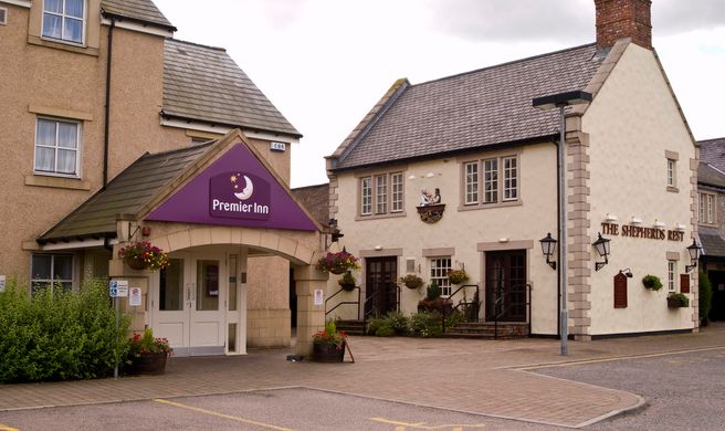 Premier Inn Aberdeen Westhill Exterior