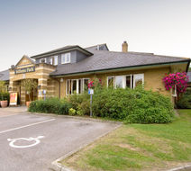 Premier Inn Aldershot Exterior