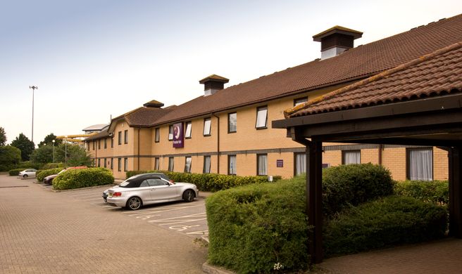 Premier Inn Basingstoke West (Churchill) Exterior